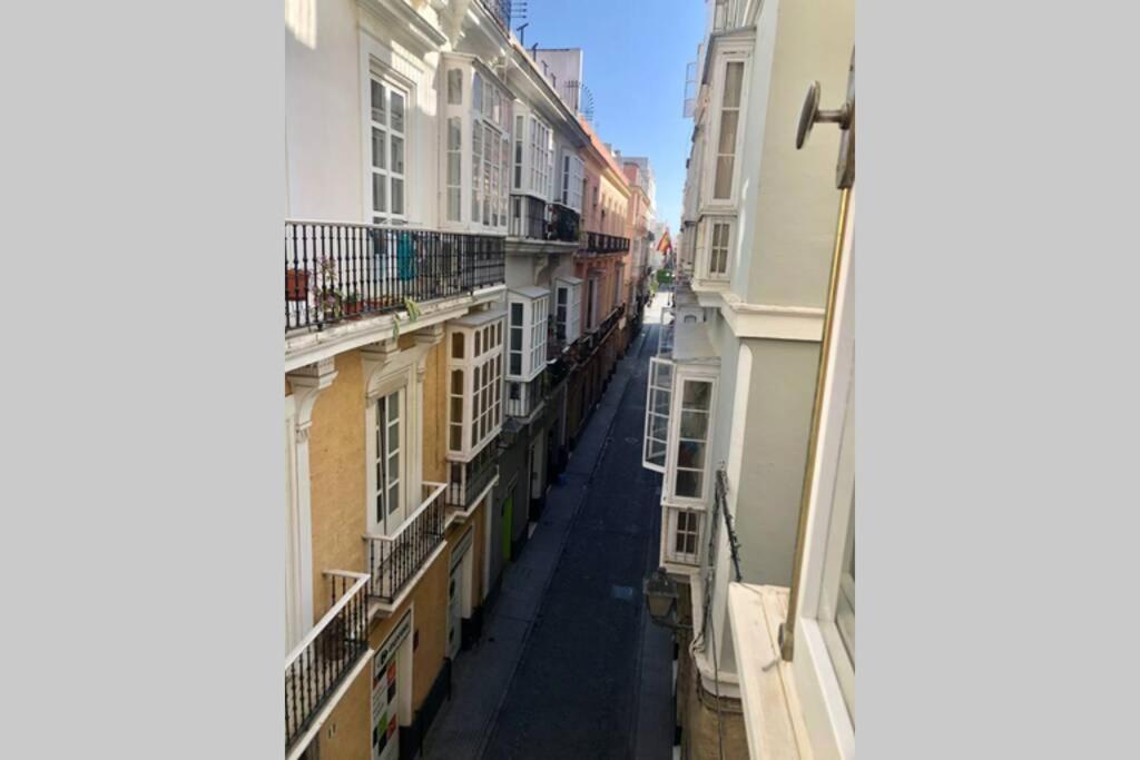 Gatu Premium Libertad, Preferente Mayores De 25 Anos Y Familias Apartamento Cádiz