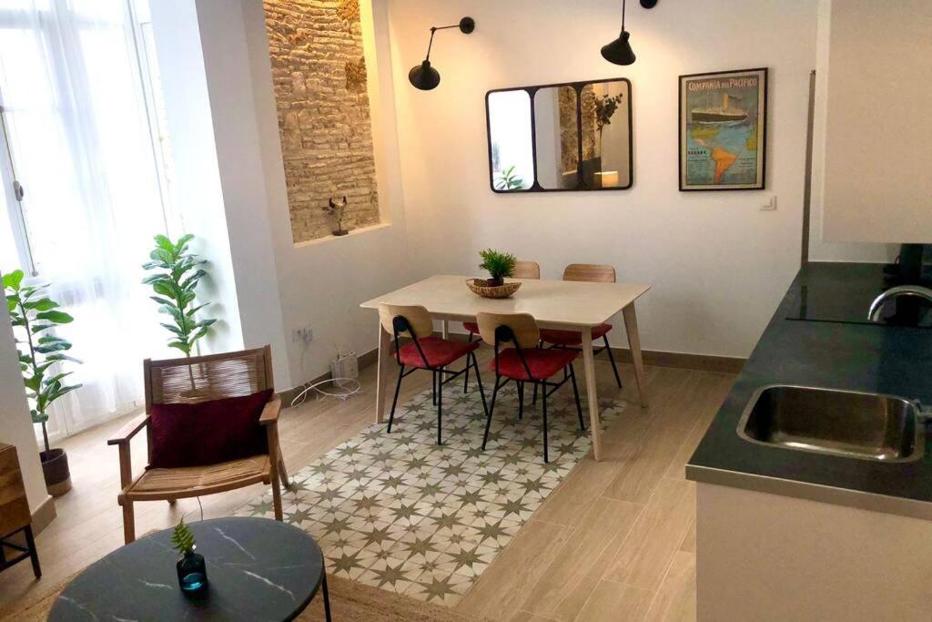 Apartamento Gatu Premium Libertad, Preferente Mayores De 25 Anos Y Familias