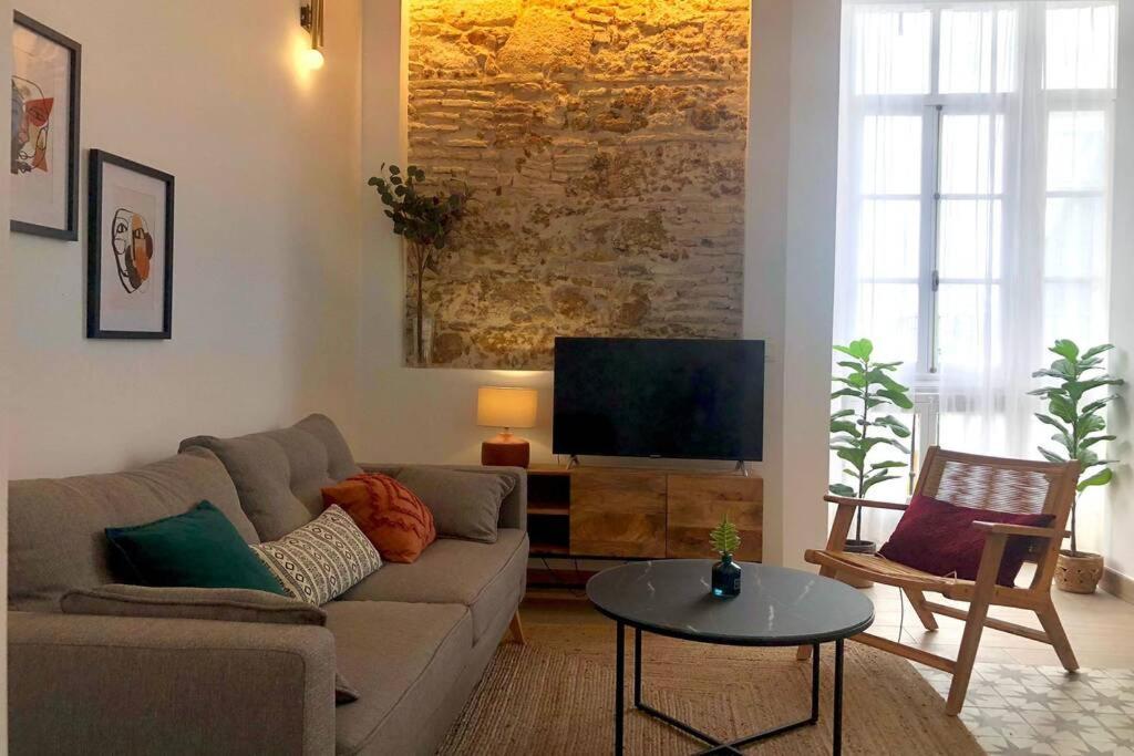 Gatu Premium Libertad, Preferente Mayores De 25 Anos Y Familias Cádiz