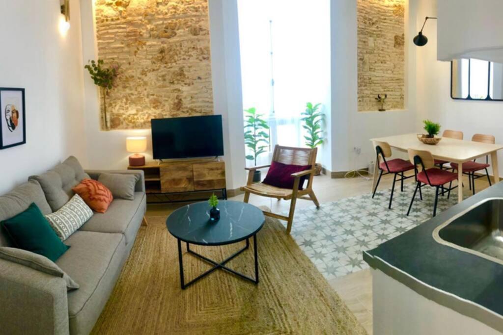 Apartment Gatu Premium Libertad, Preferente Mayores De 25 Anos Y Familias