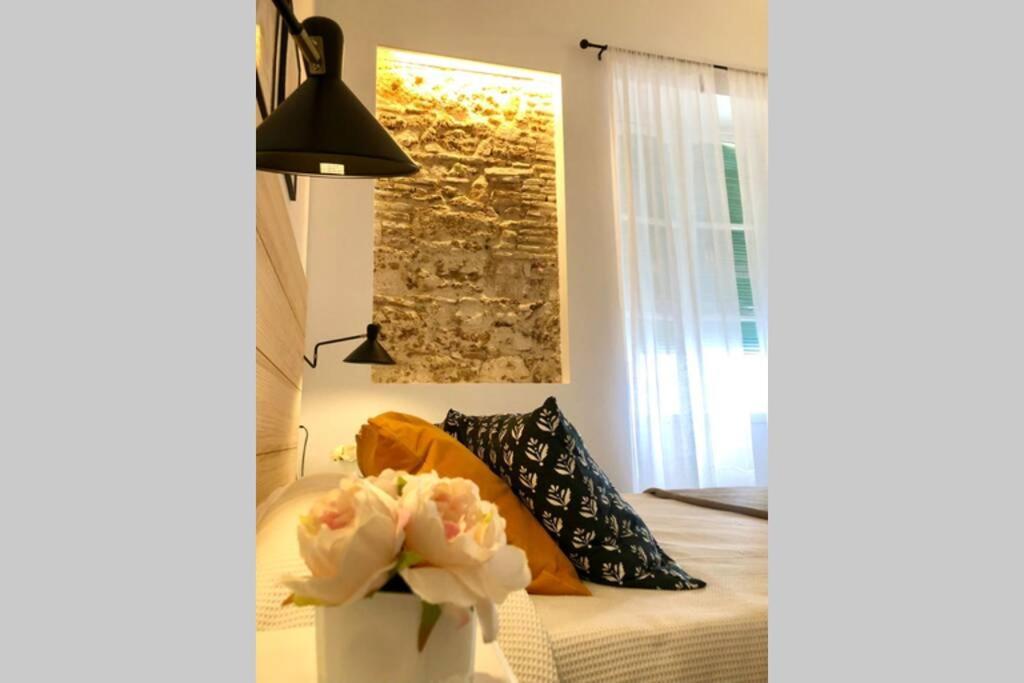 Gatu Premium Libertad, Preferente Mayores De 25 Anos Y Familias * Cadiz
